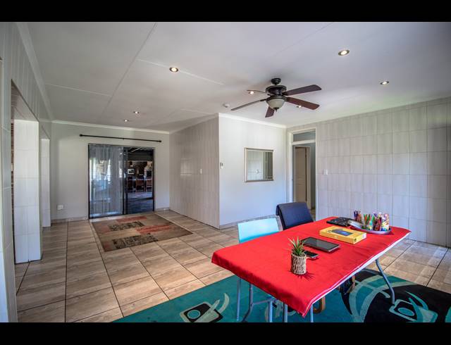 4 BEDROOM HOUSE FOR SALE IN VAN DYK PARK